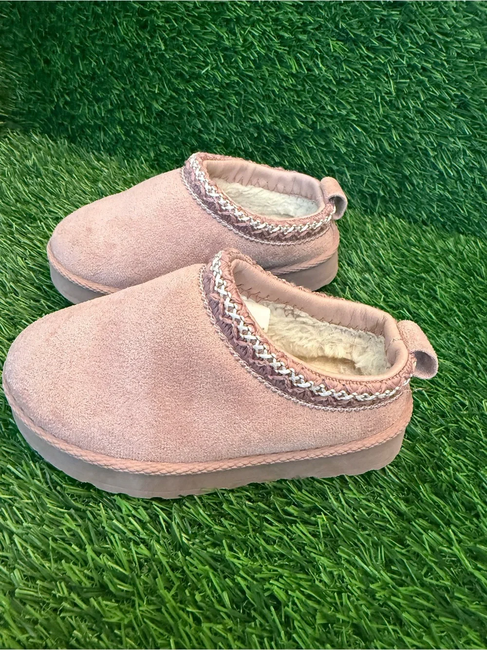 Olivia & Kate Kids girls Slip-On Casual Clog Shoes in Light Pink size 8c